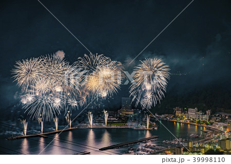【熱海海上花火大会】 【熱海海上花火大会】 39998110
