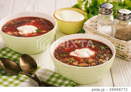 Summer beetroot soup with eggs, cucumbers. 39999772