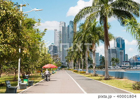 public park at ocean promenade and skyline public park at ocean promenade and skyline 40001804