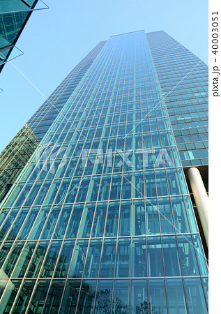 ガラスカーテンウォール工法の超高層ビル ガラスカーテンウォール工法の超高層ビル 40003051