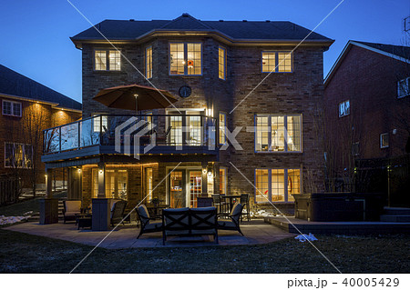 Custom built luxury house in the suburbs at Twilight. Toronto, Canada. Custom built luxury house in the suburbs at Twilight. Toronto, Canada. 40005429