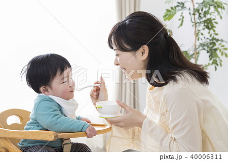 育児　離乳食 40006311
