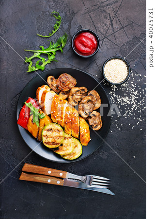 chicken meat with grilled vegetables chicken meat with grilled vegetables 40025731