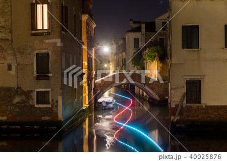 Venice at night 40025876