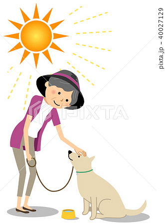 高齢者女性　熱中症対策　犬の散歩 40027129