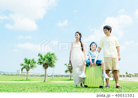 旅行イメージ　家族 40031501