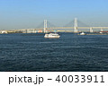 横浜港観光船とベイブリッジ 40033911