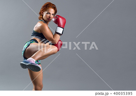 Athletic mature woman boxer Athletic mature woman boxer 40035395