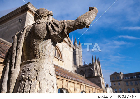 Ancient statue in Roman baths, Bath, UK Ancient statue in Roman baths, Bath, UK 40037767