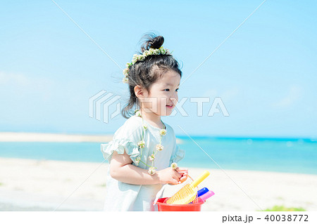 海と子供 40038772