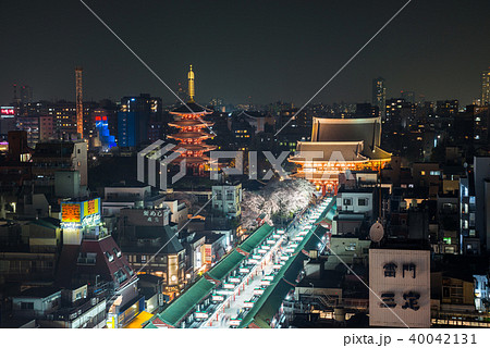 浅草の街並み夜景 東京都台東区 18年3月撮影の写真素材