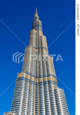 DUBAI, UAE - DECEMBER 28: View of Burj Khalifa tower in Dubai on 40044953