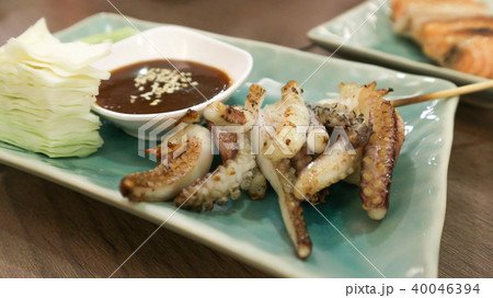 barbecued squid or grilled squid or roasted squid 40046394