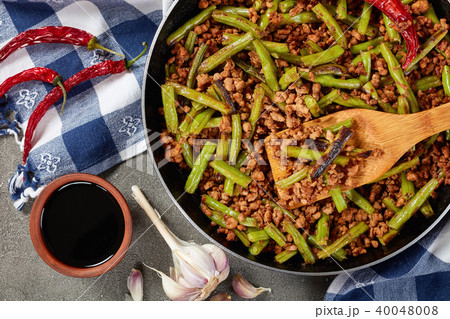 Pork Stir Fry with charred Green Beans 40048008