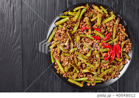 Pork Stir Fry with charred Green Beans 40048012