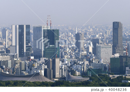 日本の東京都市景観 渋谷の高層ビル群などを望むの写真素材