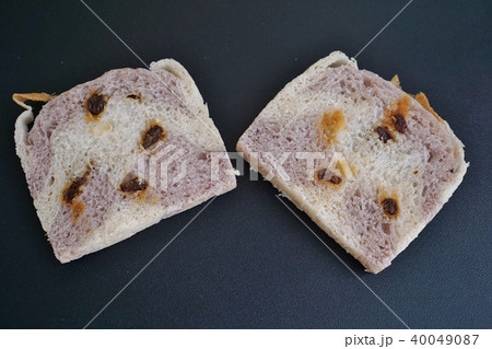 マーブル模様のレーズンパン(Raisin Bread) マーブル模様のレーズンパン(Raisin Bread) 40049087