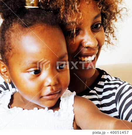 adorable sweet young afro-american mother with cute little daugh 40051457