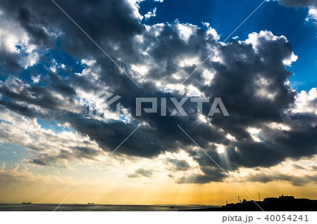 青い空、白い雲、光る海 青い空、白い雲、光る海 40054241
