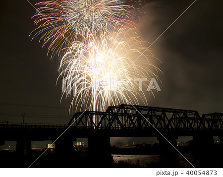 花火と鉄道橋 40054873