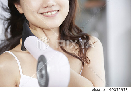 女性　ビューティーイメージ　ヘアケア 40055953