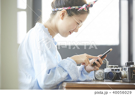 女性　リラックス 40056029