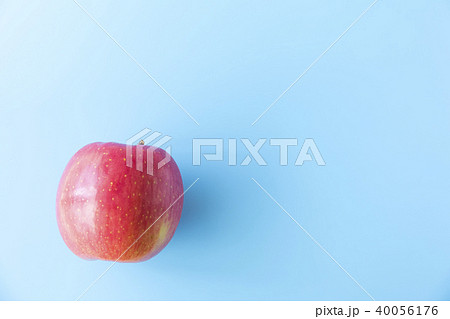 林檎、青バック、ポップイメージ 40056176
