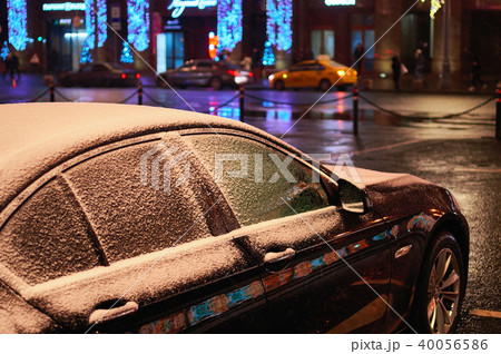 Car with the frozen glasses 40056586