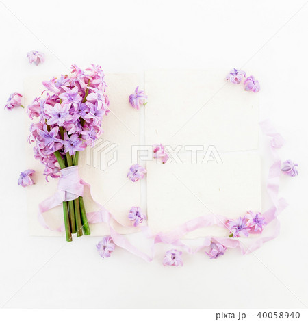 Bouquet of pink hyacinth flowers and tapes Bouquet of pink hyacinth flowers and tapes 40058940
