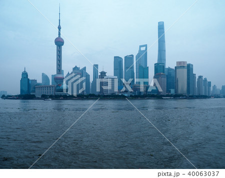 Skyscraper in Shanghai, China / 上海浦東の摩天楼 Skyscraper in Shanghai, China / 上海浦東の摩天楼 40063037