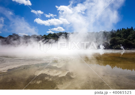 Steaming lake in Waiotapu, Rotorua, New Zealand Steaming lake in Waiotapu, Rotorua, New Zealand 40065525