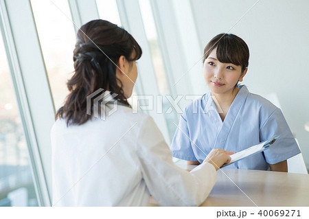 女医 看護師 病院 医療 イメージ 40069271