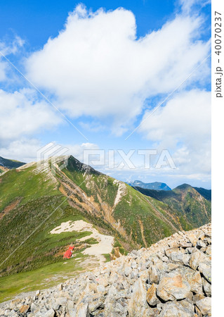 秋の常念岳登山（常念乗越と横通岳） 40070237