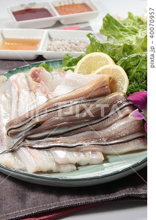 eel cuisine 40070957