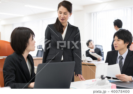 ビジネスウーマン　教育 40078400