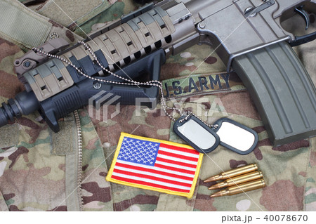 us army special forces uniform and weapon  40078670