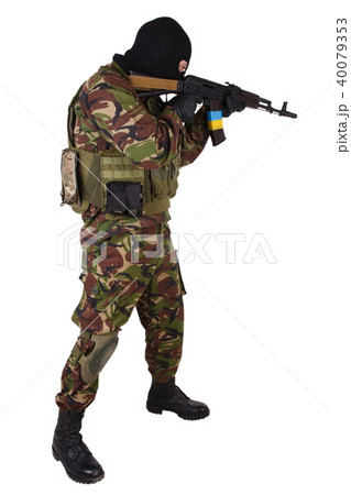 Ukrainian volunteer with kalashnikov rifle Ukrainian volunteer with kalashnikov rifle 40079353