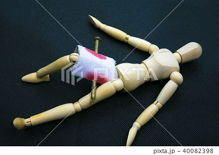 傷ついた人 40082398