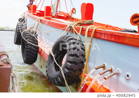 tire bumper protection the side of boat tire bumper protection the side of boat 40082945