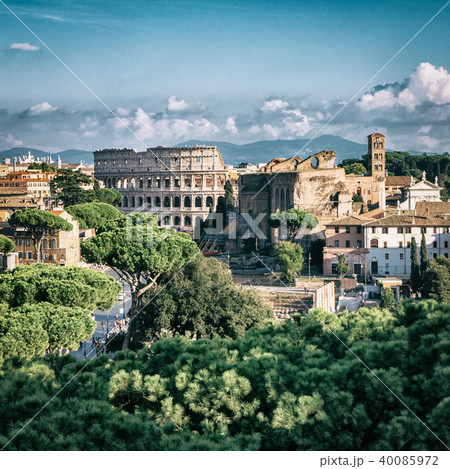 Rome Skyline with Colosseum and Roman Forum, Italy Rome Skyline with Colosseum and Roman Forum, Italy 40085972