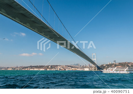 Bosphorus Bridge in Istanbul Bosphorus Bridge in Istanbul 40090751