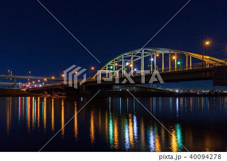 荒川とライトアップの橋 夜景 荒川とライトアップの橋 夜景 40094278