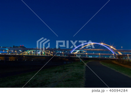ライトアップの五色桜大橋 ライトアップの五色桜大橋 40094284