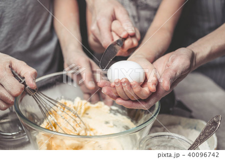 Mothers and children's hands cook dough for cookie Mothers and children's hands cook dough for cookie 40096742