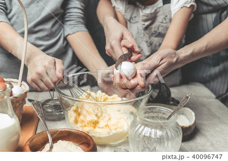 Mothers and children's hands cook dough for cookie 40096747