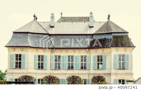 Beautiful Schloss Niederweiden in Austria, filter 40097241