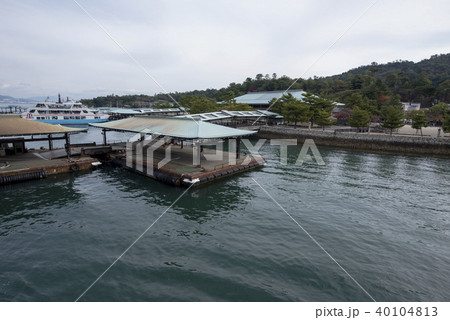 宮島の船着き場　（広島県） 40104813