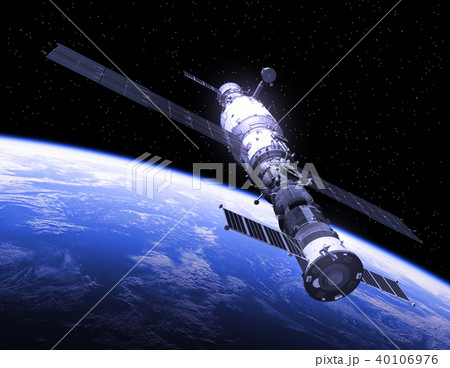 Spasecraft And Space Station In Space 40106976
