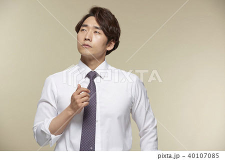 韓国 会社員 大人 40107085