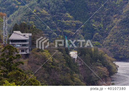 【奈良県・観光名所】谷瀬の吊り橋(谷瀬の吊橋・谷瀬橋) 【奈良県・観光名所】谷瀬の吊り橋(谷瀬の吊橋・谷瀬橋) 40107380